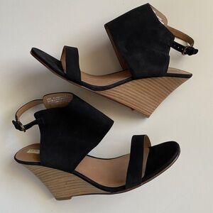Halogen Clarette Ankle Strap Open Toe
Wedge Shoes Black Suede
Leather Size 7.5